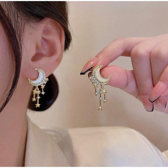 NWT 14K Gold Plated Star & Moon Sparkly Dangly Stud Earrings Women's - Picture 7 of 13